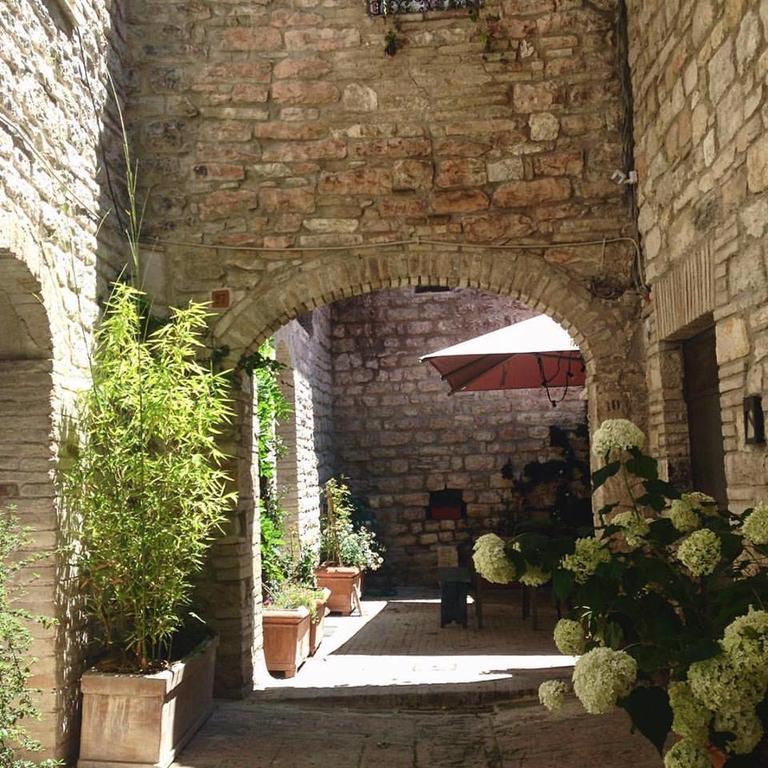 Residenza La Corte Asyż Zewnętrze zdjęcie
